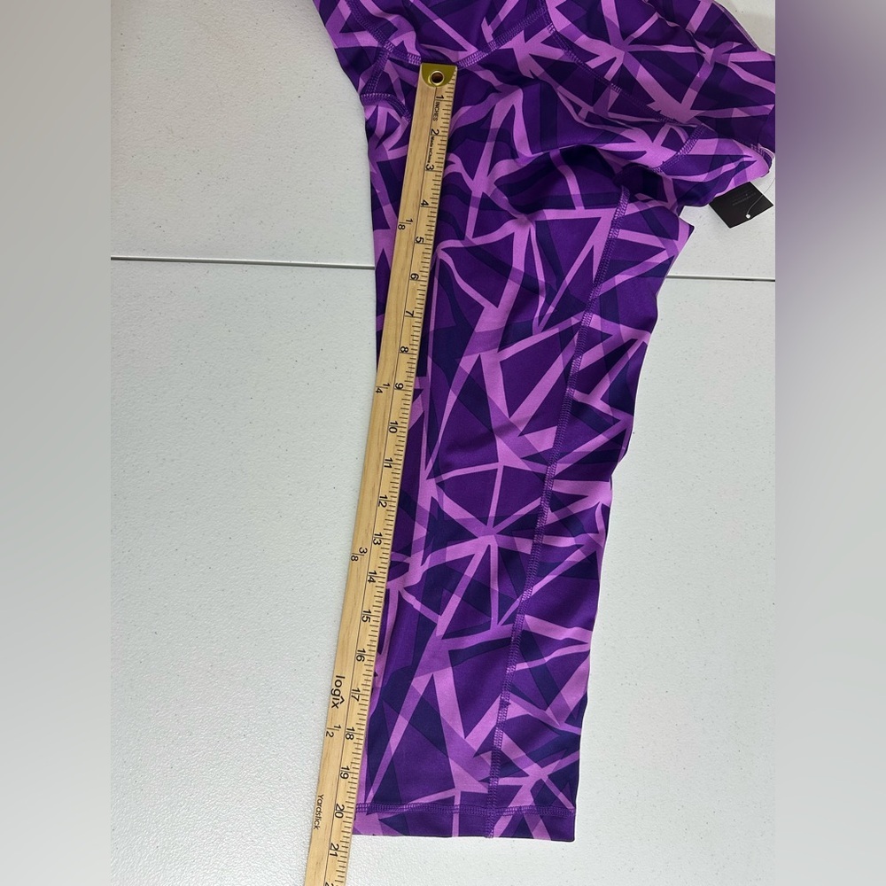 NWT Old Navy Active Sz L Women’s Purple Capri Leggings Geometric Athletic - Picture 10 of 10